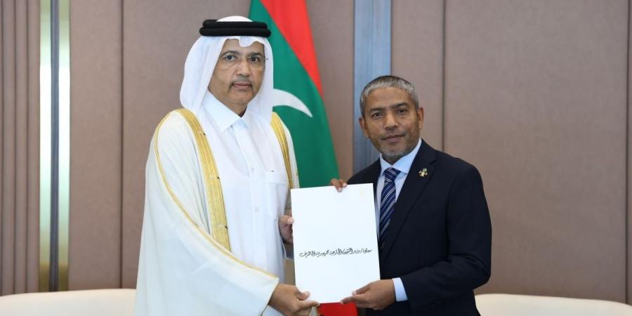  وزير الدولة للشؤون الخارجية في المالديف يتسلم نسخة من أوراق اعتماد سفير دولة قطر