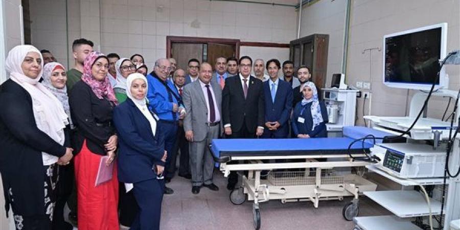 افتتاح
      وحدة
      مناظير
      الجهاز
      الهضمي،
      رئيس
      جامعة
      القاهرة
      يتابع
      أعمال
      تطوير
      مستشفى
      الطلبة
