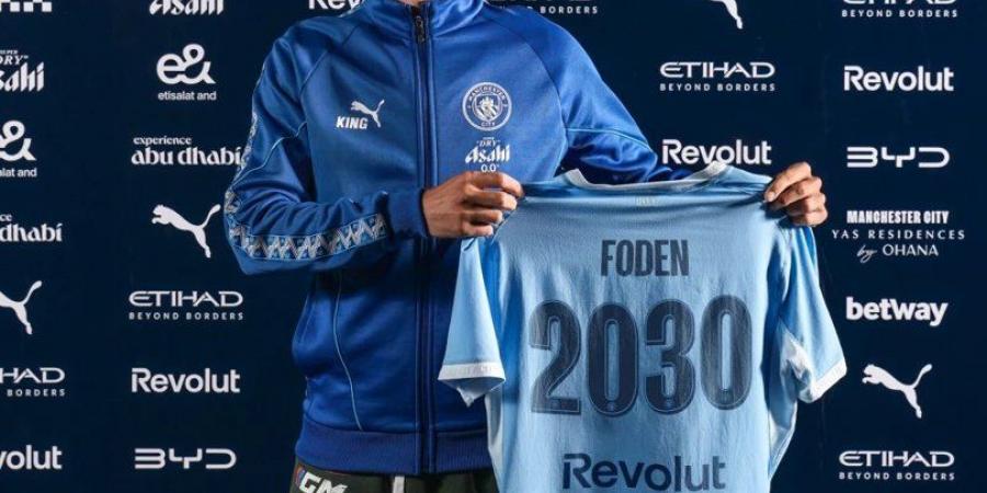 مانشستر سيتي يمدد عقد اللاعب الإنجليزي فيل فودين حتى 2030