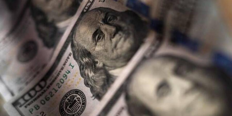 الدولار يرتفع بدعم النفط وتثبيت الفائدة الأوروبية وتصاعد التوترات الجيوسياسية