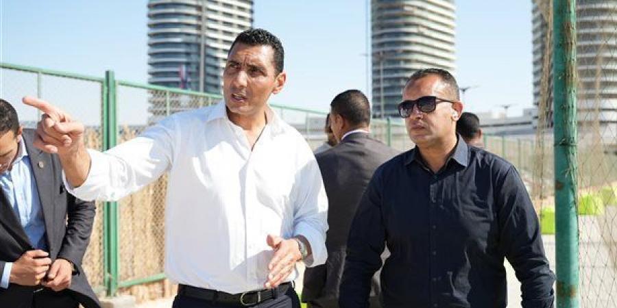 وزير
      الرياضة
      يكافئ
      منقذي
      عضو
      تعرض
      للغرق
      بحمام
      سباحة
      مركز
      التنمية
      بالجزيرة