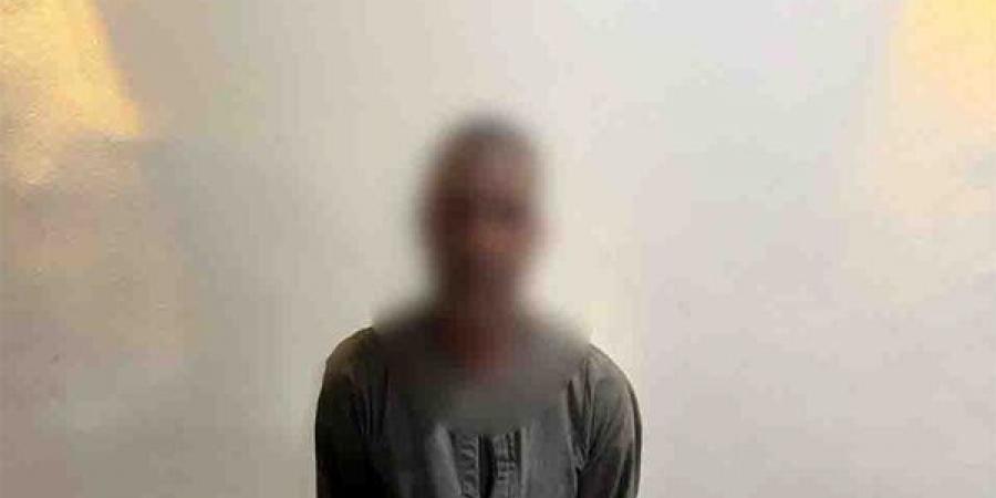 خلافات
      الجيرة
      تنتهي
      بإشعال
      حريق
      في
      منزل
      بقنا،
      ضبط
      المتهم
      بعد
      تداول
      فيديو
      الواقعة