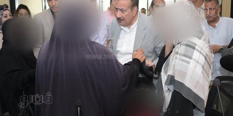 محافظ
      بورسعيد
      يستقبل
      75
      حالة
      إنسانية
      ضمن
      لقاءات
      "الخير"
      ويوجه
      بسرعة
      تلبية
      مطالب
      المواطنين