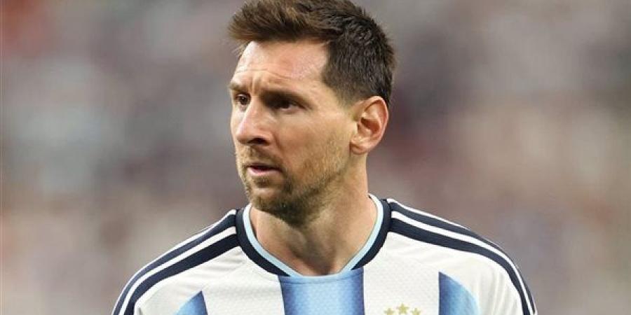 جماهير
      إسبانيا
      تسخر
      من
      ميسي
      خلال
      احتفالات
      التتويج
      بالمونديال
      (فيديو)