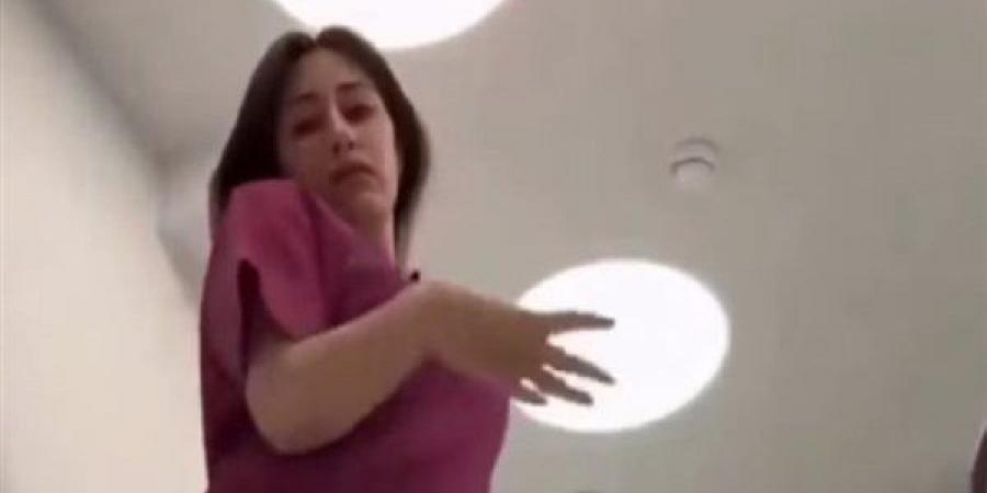بعد
      الجدل،
      نقابة
      أطباء
      الأسنان
      تنفي
      صلة
      الطبيبة
      الراقصة
      بمصر