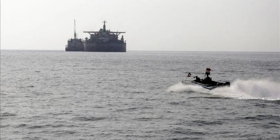 الاتحاد الأوروبي يحض جماعة الحوثي على وقف استهدافاتها للملاحة في البحر الأحمر