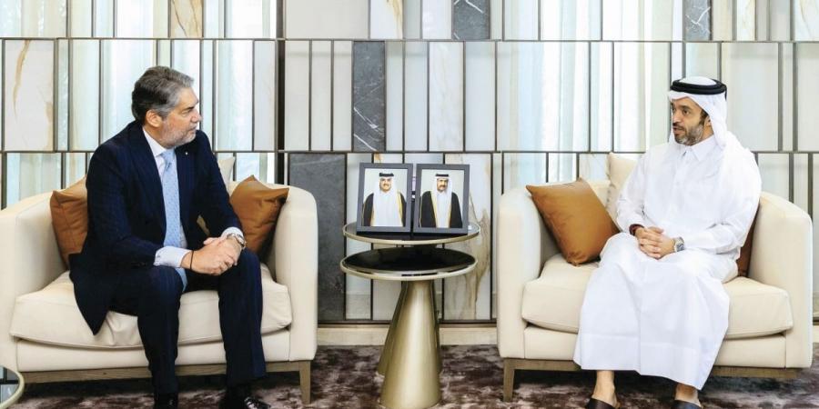الخرجي يجتمع مع سفيري اليونان وقيرغيزستان