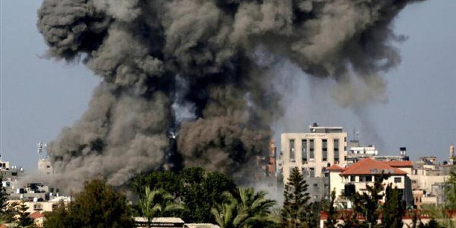 دوي
      انفجار
      يهز
      جزيرة
      قشم
      الإيرانية
      في
      محافظة
      هرمزغان
      جنوب
      البلاد