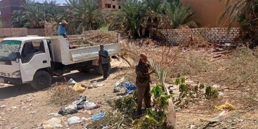 توجيه
      عاجل
      من
      محافظ
      الوادي
      الجديد
      بشأن
      مواعيد
      عمل
      منظومة
      النظافة
      خلال
      الموجة
      الحارة