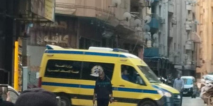 أجزاء
      مقطعة
      وأدوات
      حادة
      ورائحة
      كريهة،
      تفاصيل
      صادمة
      في
      العثور
      على
      جثة
      مسنة
      داخل
      شقة
      بالإسكندرية