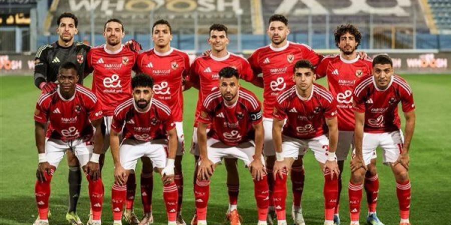 نجم
      الأهلي
      يترقب
      حسم
      مصيره
      مع
      الفريق
      بين
      البقاء
      والرحيل
