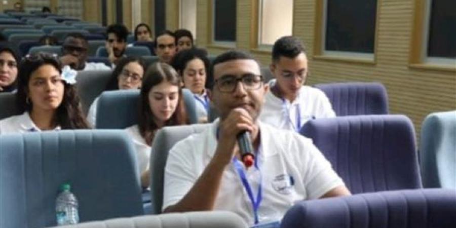 طالب
      بهندسة
      الإسكندرية
      يمثل
      مصر
      بمنحة
      تنافسية
      في
      المدرسة
      الصيفية
      الدولية