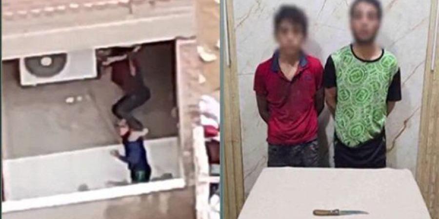 كاميرا
      هاتف
      أفشلت
      الخطة..
      محاولة
      سرقة
      تكييف
      تنتهي
      بسقوط
      عاطلين
      في
      قبضة
      الأمن
      بالمحلة
      (فيديو)