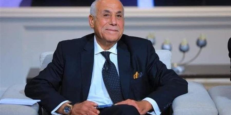 هل
      طلب
      حسين
      لبيب
      تولي
      رئاسة
      شركة
      الكرة
      في
      الزمالك؟
      مصدر
      يجيب