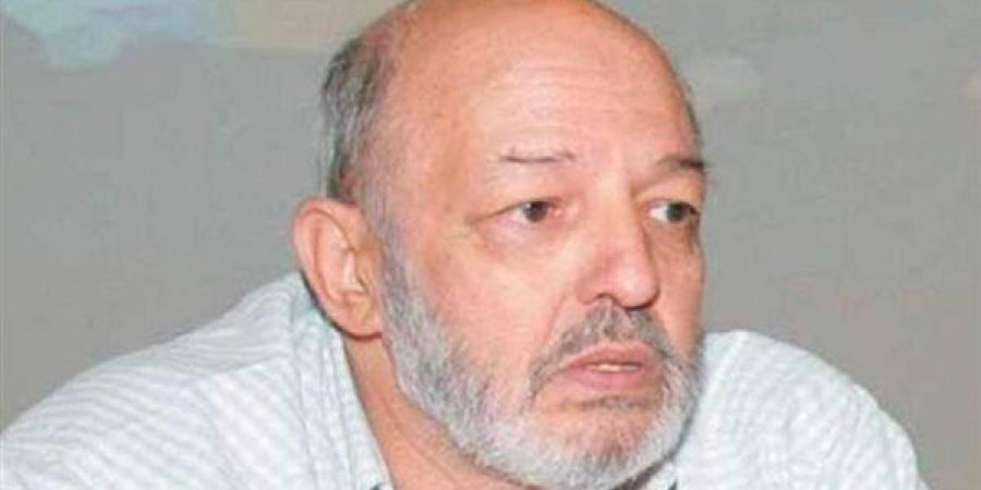 محمد
      خان،
      مخرج
      الواقعية
      الذي
      حقق
      حلم
      أحمد
      زكي
      ومحمود
      حميدة