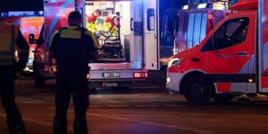 مصرع
      وإصابة
      15
      شخصا
      في
      عملية
      دهس
      خلال
      فعالية
      لـ
      "المثليين"
      في
      برلين
      (فيديو)