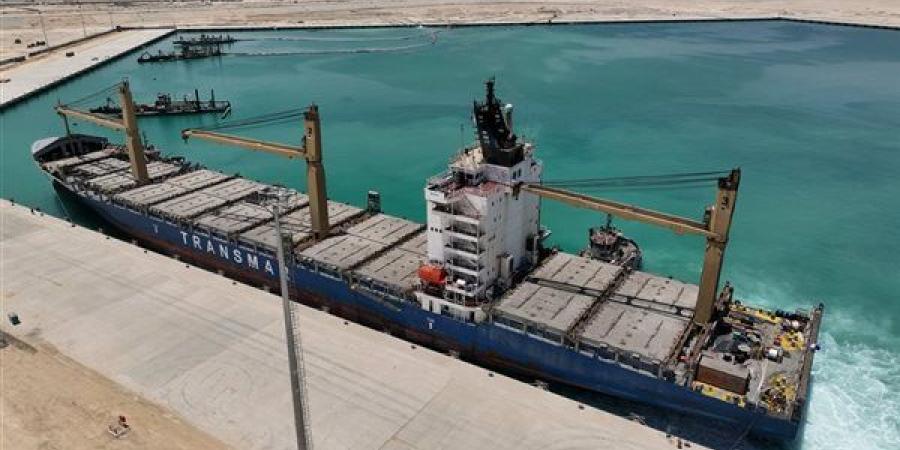 خطوة
      جديدة
      نحو
      العالمية،
      النقل
      تعلن
      وصول
      أول
      سفينتين
      لمحطة
      "ترانس"
      بميناء
      السخنة