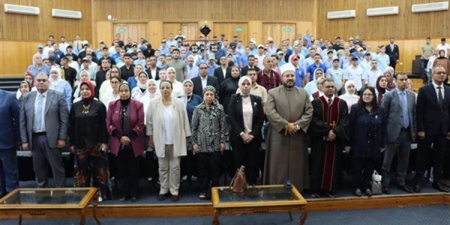 نائب
      رئيس
      جامعة
      الإسكندرية
      تطلق
      منصة
      "إنصات"
      للدعم
      النفسي