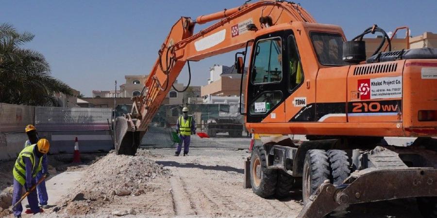 أشغال تواصل تطوير ورصف الشوارع بالمعراض وجنوب غرب معيذر