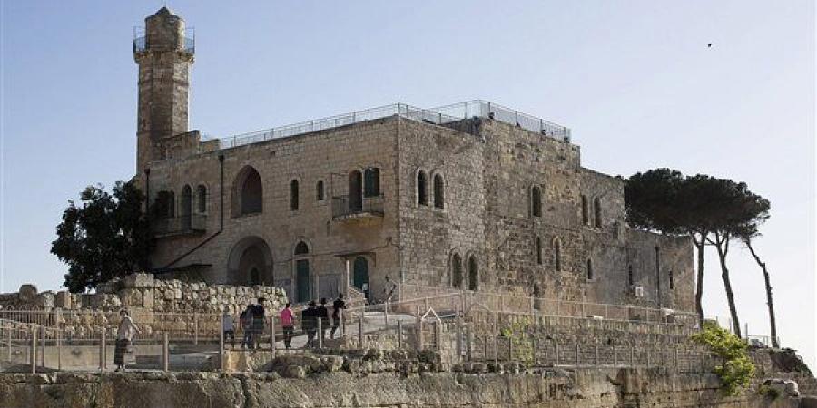 سلطات
      الاحتلال
      تستولي
      على
      المواقع
      الأثرية
      في
      الضفة
      الغربية
      المحتلة..
      مجلة
      "972+":
      حماية
      الآثار
      غطاء
      إسرائيلي
      لمحو
      الهوية
      الفلسطينية
      وتوسيع
      الاستيطان
      وانتهاك
      لاتفاقيات
      أوسلو