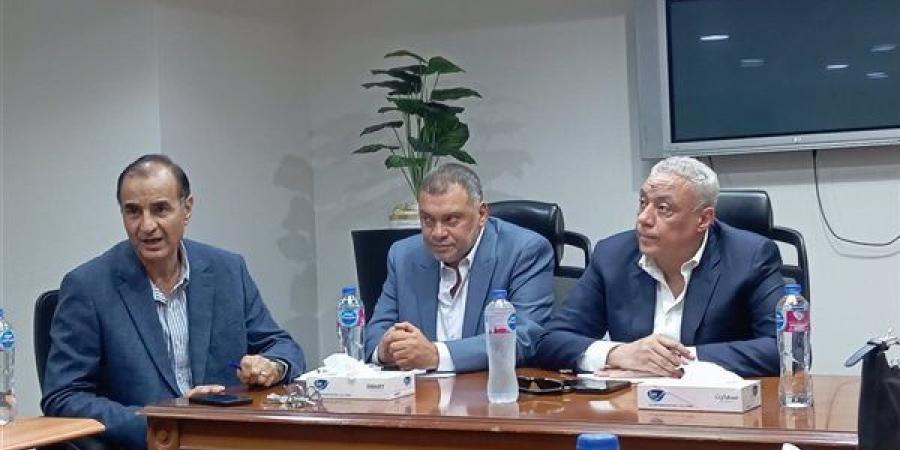 غرفة
      السياحة:
      ضوابط
      موسم
      العمرة
      الجديد
      يحفظ
      حقوق
      المعتمرين