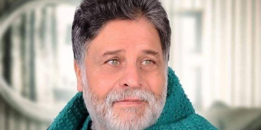 المخرج
      أحمد
      عبد
      الجليل
      بعد
      فوزه
      بجائزة
      الدولة
      للتفوق:
      "أرفع
      وسام
      في
      حياتي
      الفنية"