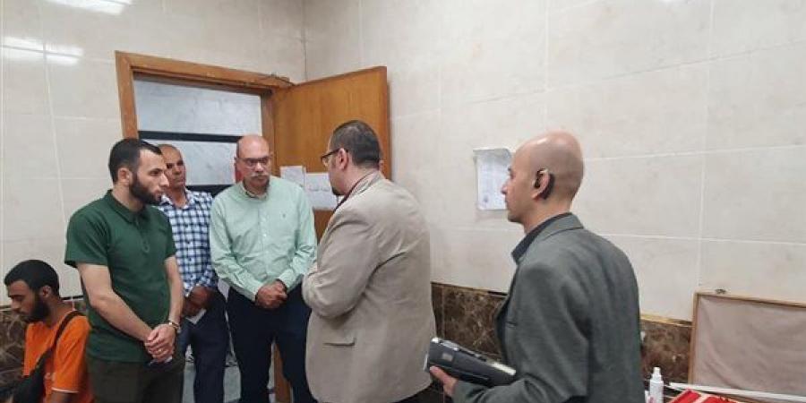 وكيل
      وزارة
      الصحة
      بالشرقية
      يتفقد
      مستوى
      الخدمة
      بمستشفى
      الرمد
      بالزقازيق