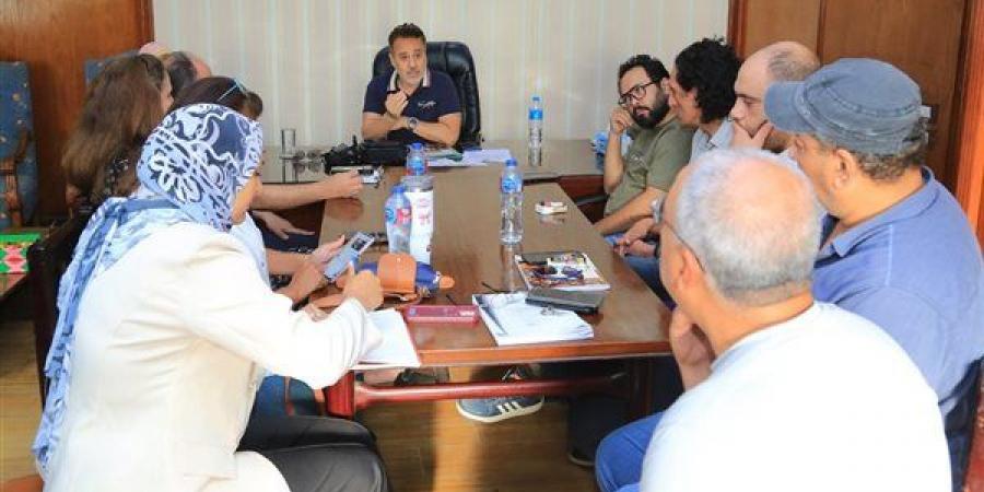 البيت
      الفني
      للمسرح
      يضع
      إصلاح
      منظومة
      الأجور
      وتطوير
      المسارح
      أولوية