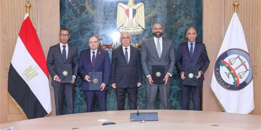 النيابة
      العامة
      تُطلق
      خدماتها
      الإلكترونية
      عبر
      تطبيق
      “فودافون
      كاش”