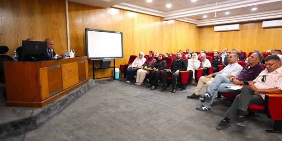 مطار
      القاهرة
      ينظم
      دورة
      تدريبية
      متخصصة
      لإدارة
      مخاطر
      الطيور
      والحياة
      البرية
