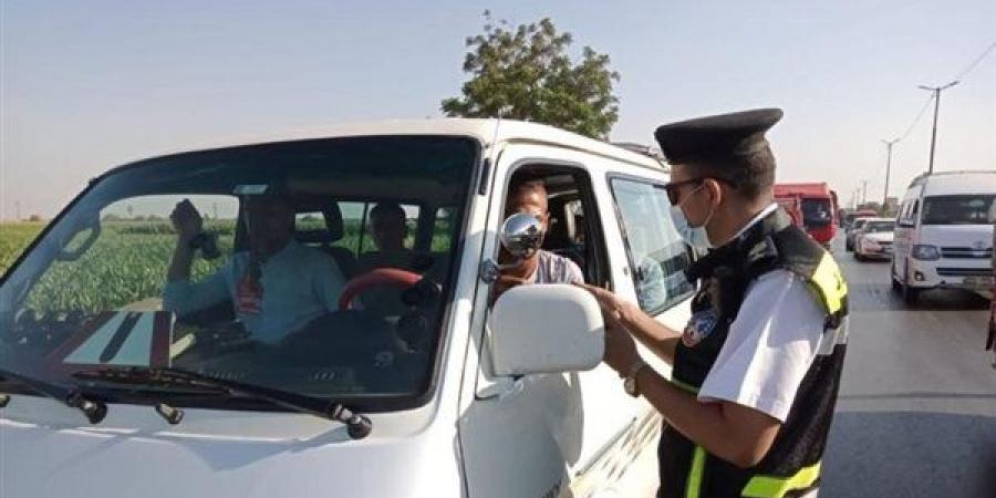 ضبط
      775
      مخالفة
      لعدم
      تركيب
      الملصق
      الإلكتروني
      خلال
      24
      ساعة