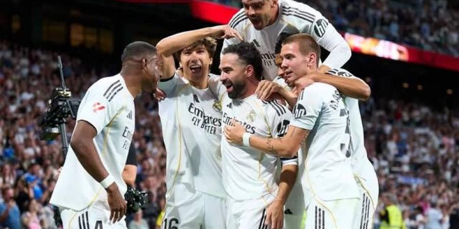 ريال
      مدريد
      يحقق
      إيرادات
      قياسية
      بلغت
      1.22
      مليار
      يورو
