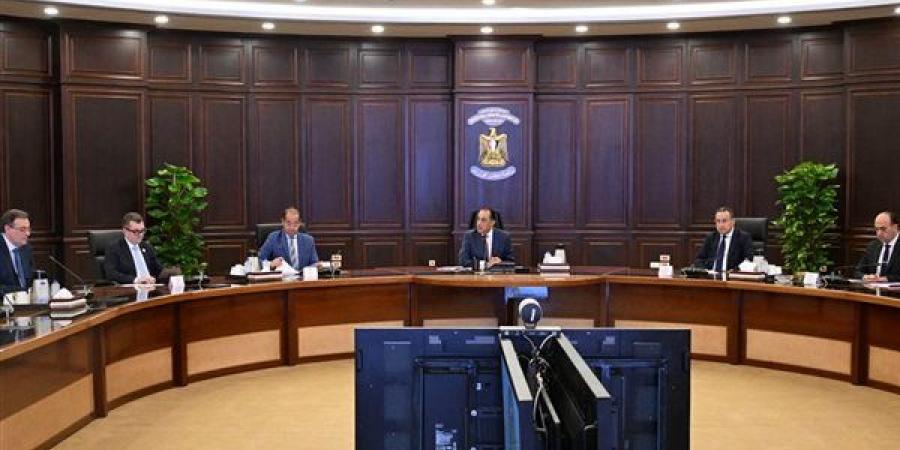 بتوجيهات
      السيسي..
      الحكومة
      تراجع
      إجراءات
      التعيين
      والترقيات
      واختيار
      القيادات