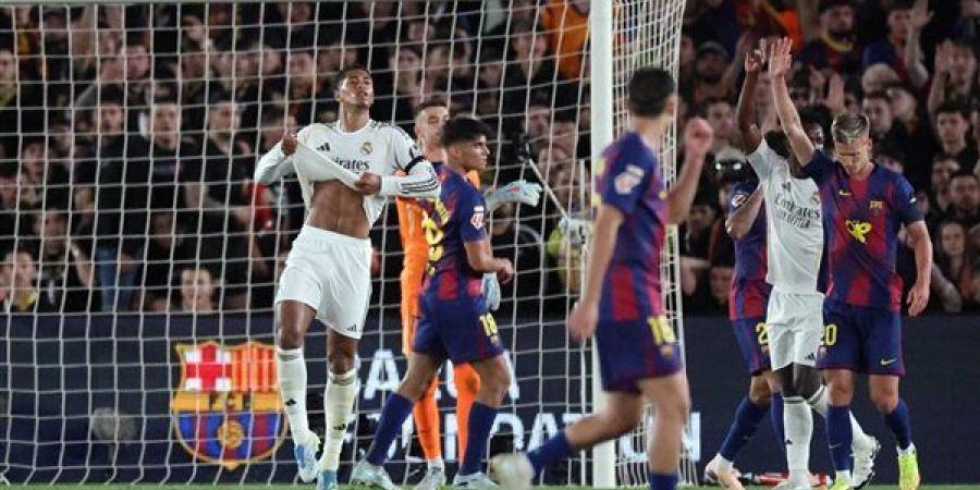برشلونة
      يتلقى
      صدمة
      كبيرة
      بشأن
      مهاجمه
      الجديد