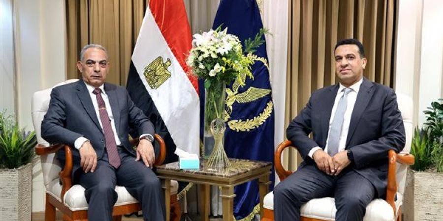 مدير
      أمن
      الإسماعيلية:
      الفترة
      المقبلة
      سوف
      تشهد
      تعزيز
      الجهود
      الأمنية
      لحماية
      المواطنين
      وممتلكاتهم