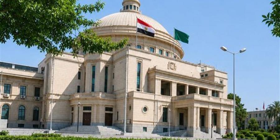 جامعة
      القاهرة
      توافق
      على
      تقديم
      منح
      دراسية
      لأوائل
      الثانوية
      العامة