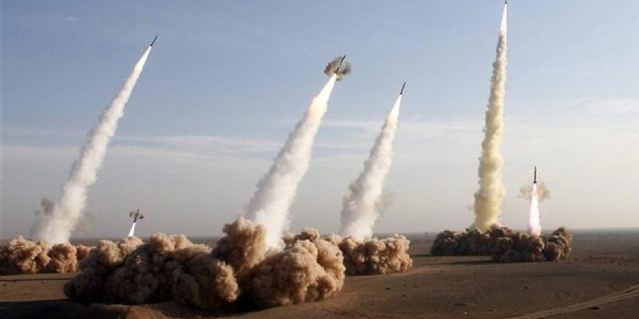 الجيش الإيراني يعلن استهداف قاعدة الشيخ عيسى في البحرين