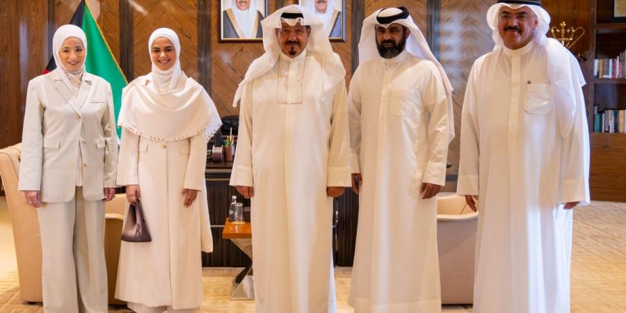 سمو رئيس مجلس الوزراء يستقبل وزير التربية والطالبات أوائل الثانوية العامة 2025 - 2026