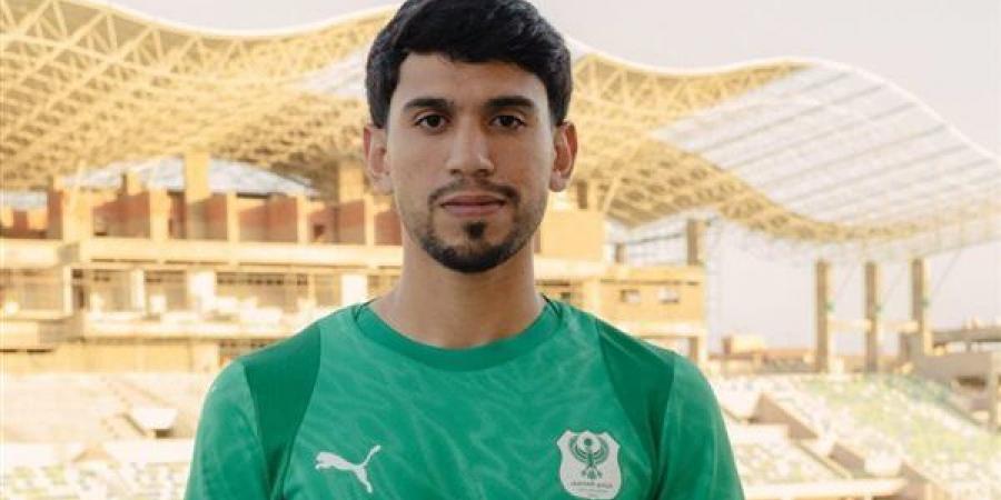 المصري
      يضم
      محمد
      شكري
      لاعب
      الأهلي
      4
      مواسم