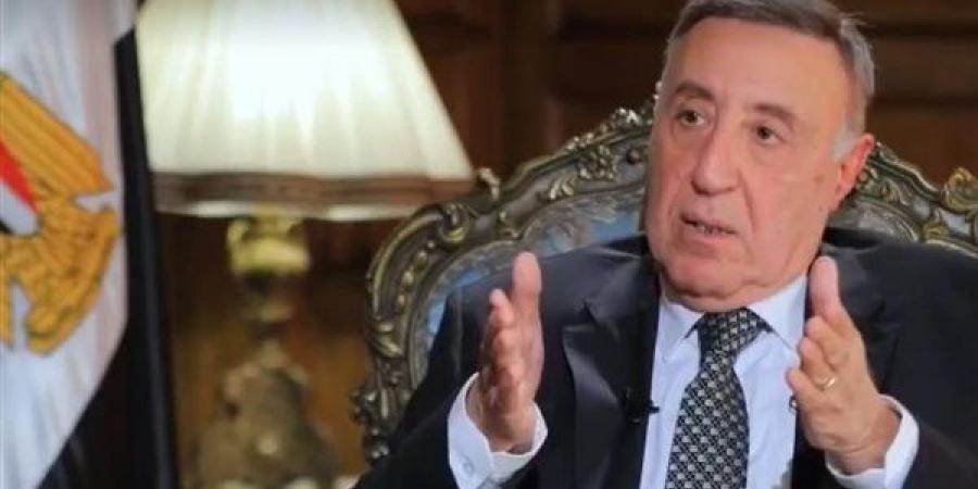 "الدستورية
      العليا"
      تؤيد
      أحقية
      البنوك
      في
      إجراءات
      التنفيذ
      على
      العقارات
      المرهونة
      لحماية
      أموال
      المودعين
