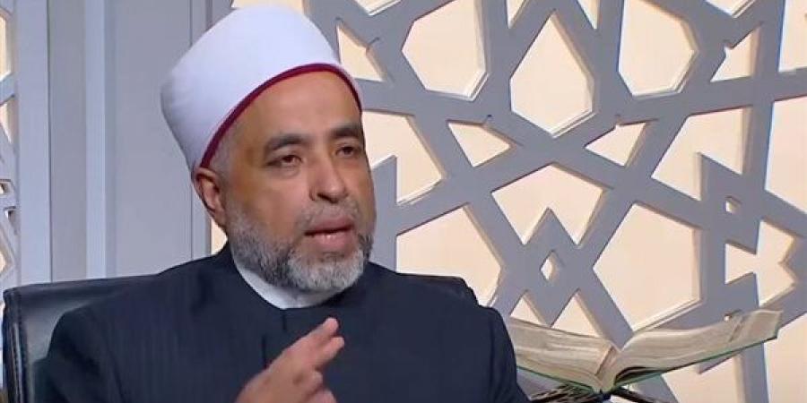 هل
      يجوز
      قراءة
      القرآن
      أثناء
      مشاهدة
      مسلسل
      أو
      فيلم؟
      أمين
      الفتوى
      يجيب
      (فيديو)