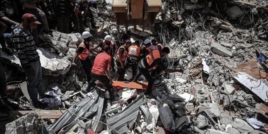 شهيد
      ومصابون
      في
      قصف
      إسرائيلي
      على
      البلدة
      القديمة
      شرقي
      مدينة
      غزة