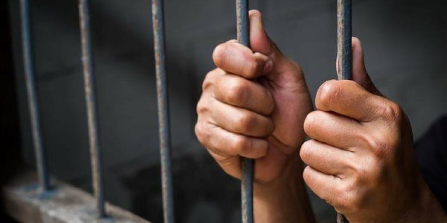 تجديد
      حبس
      سباك
      15
      يوما
      لاتهامه
      بالشروع
      في
      قتل
      جاره
      حرقا
      بعين
      شمس