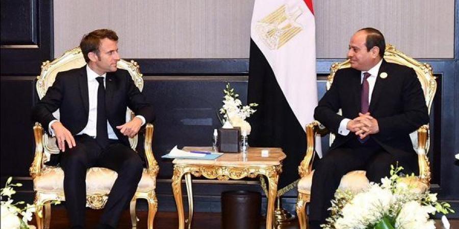 السيسي
      وماكرون
      يؤكدان
      ضرورة
      تسوية
      النزاعات
      سلميا
      حفاظًا
      على
      السلم
      والاستقرار
      الإقليمي