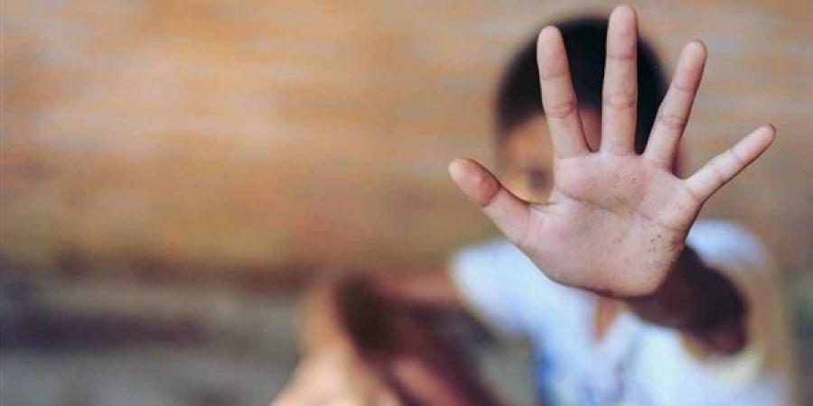 ابن
      عمه
      باعه
      مقابل
      12
      ألف
      جنيه،
      تفاصيل
      مقتل
      طفل
      بني
      مزار
      وإلقاء
      جثته
      في
      الصحراء
      وكلمة
      السر
      "توكتوك"