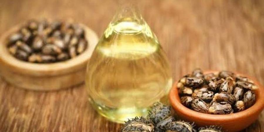 زيت
      الخروع
      يدعم
      صحة
      الشعر
      ومنع
      التساقط
      وعلاج
      فروة
      الرأس