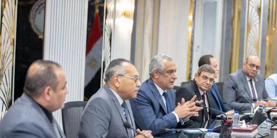 وزير
      الاستثمار:
      تحديث
      الخريطة
      الاستثمارية
      أولوية
      لتعزيز
      الترويج
      للفرص
      الصناعية