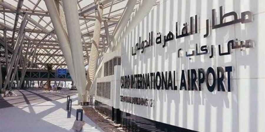 إخلاء
      سبيل
      راكبتين
      عثر
      بحوزتهما
      على
      أدوية
      مهربة
      بمطار
      القاهرة