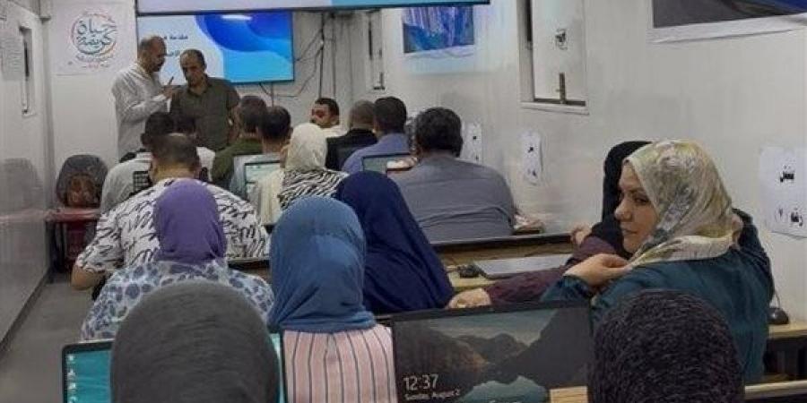 الشرقية
      تستقبل
      شاحنة
      "تك
      عالطريق"،
      برامج
      مجانية
      في
      التحول
      الرقمي
      والذكاء
      الاصطناعي