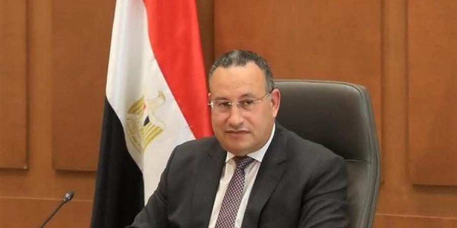 وزير
      التعليم
      العالي
      يعلن
      صدور
      قرارات
      جمهورية
      بتعيين
      10
      عمداء
      بالجامعات